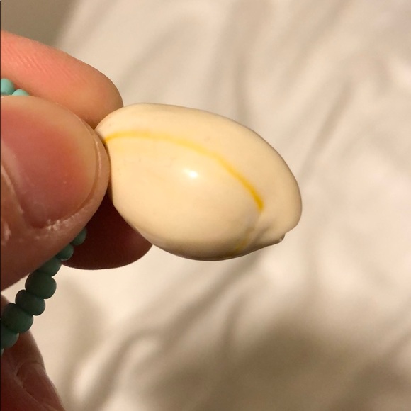 Beach Vibes! Seashell Necklace - Picture 5 of 7